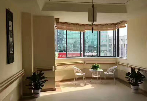 勞恩色彩，讓你的世界五彩繽紛