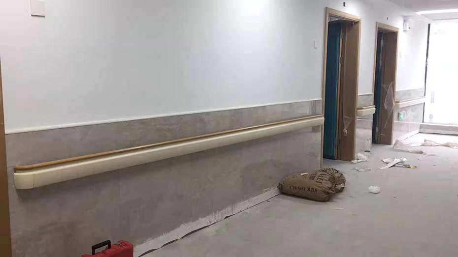 清潔防撞扶手的時候應(yīng)該注意什么？