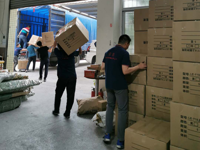 發(fā)貨 發(fā)貨~~~衛(wèi)生間無障礙扶手、無障礙折疊椅凳整車發(fā)貨啦！