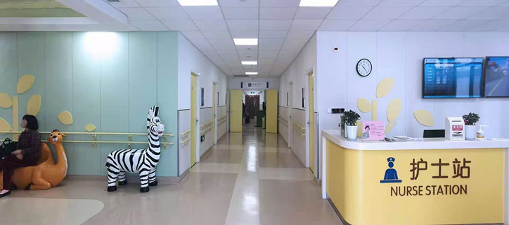 2020.11.27廣西北海人民醫(yī)院樹(shù)脂板安裝項(xiàng)目案例4