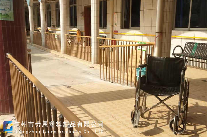 無障礙助力扶手專業(yè)生產廠家 (2)
