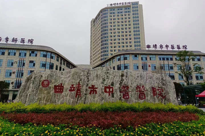 【云南曲靖】醫(yī)用通道防撞扶手，給醫(yī)院最好的線條美